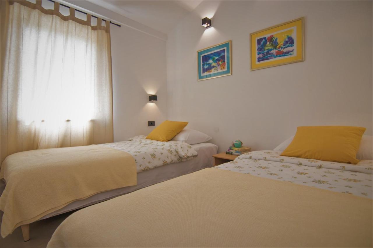 Apartmani Melita Malinska Exteriör bild